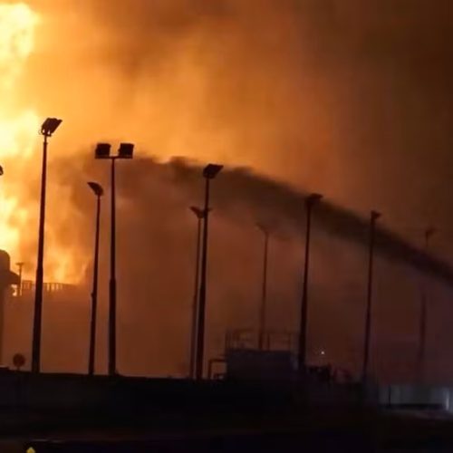 Irã amplia ataques a petróleo no Golfo e incêndio atinge depósito de combustível no Bahrein
