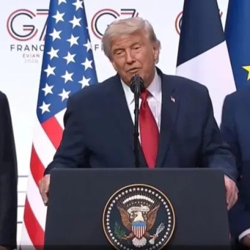Trump volta a criticar cenário político brasileiro e faz declaração sobre força dos EUA contra o Brasil