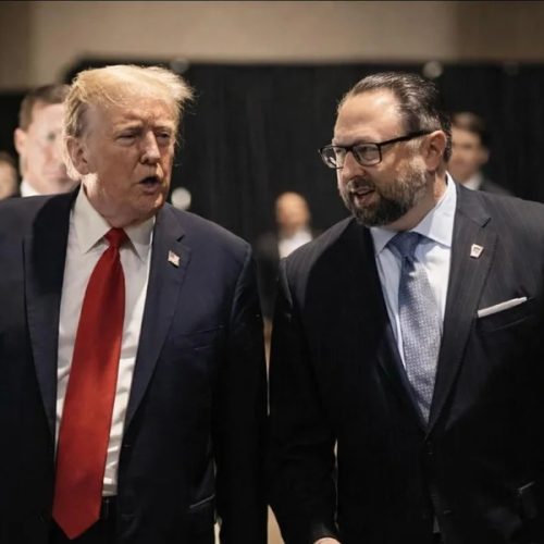 Conselheiro de Trump critica Moraes após relatório dos EUA sobre censura