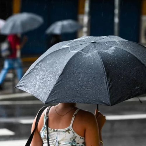 Nova frente fria chega ao Brasil e traz chuva para cinco estados neste fim de semana