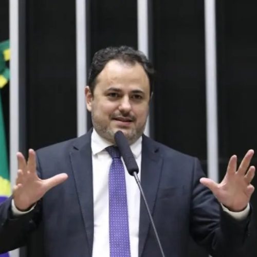 Glauber Braga evita cassação e Câmara decide por suspensão de seis meses