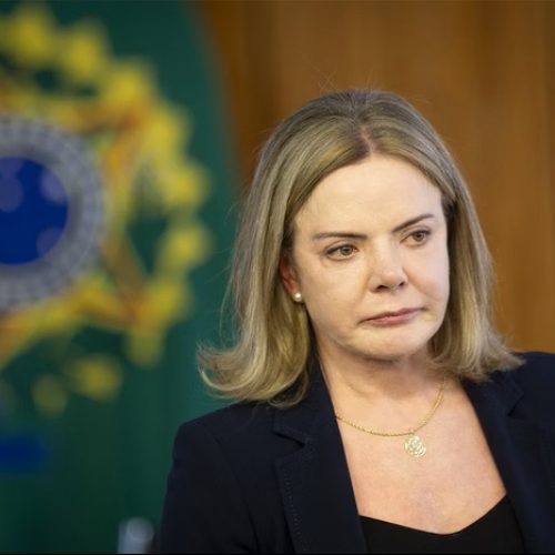 Gleisi afirma que Lula foi informado sobre consultorias de Lewandowski