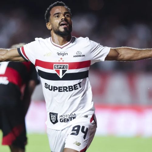 São Paulo vira sobre o Flamengo na estreia do Brasileirão