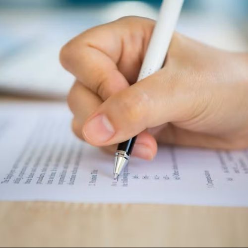 Ribeirão Bonito (SP) abre concurso da Santa Casa com 19 vagas e salários de até R$ 9,2 mil