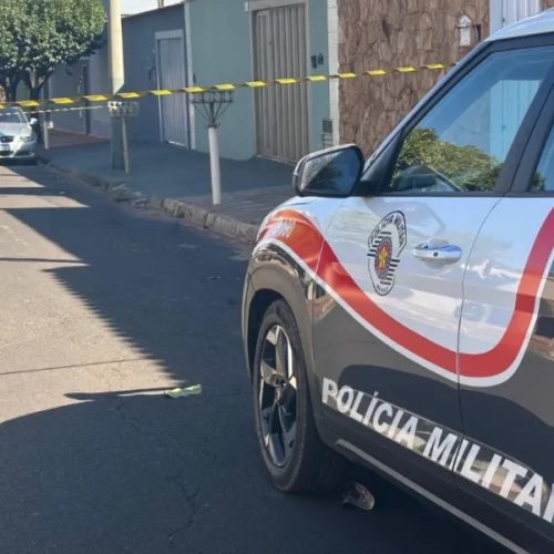 Incêndio em residência mata idosa e deixa cinco feridos