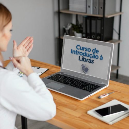 Estão abertas as inscrições para curso gratuito de Libras, com 1.500 vagas