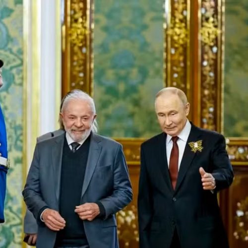 Lula fala com Putin e defende articulação internacional para reduzir tensão na Venezuela