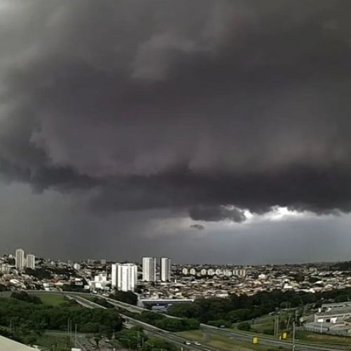 Frente fria avança pelo Brasil: Sul e Sudeste enfrentam queda brusca de temperaturas e risco de temporais