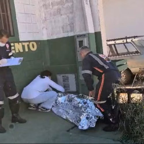 Homem é encontrado morto em calçada com suspeita de hipotermia