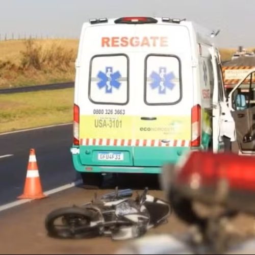 Motociclista ferido em acidente é preso por adulteração de placa