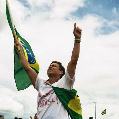 Deputado Federal Nikolas Ferreira (MG) ataca STF e convoca apoiadores após caminhada em Brasília