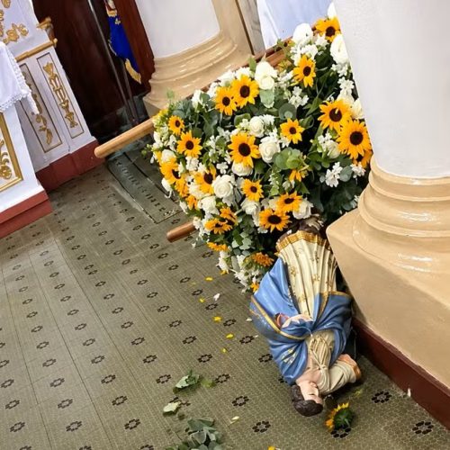 Homem é preso após chutar imagem de Nossa Senhora em igreja histórica de Minas Gerais