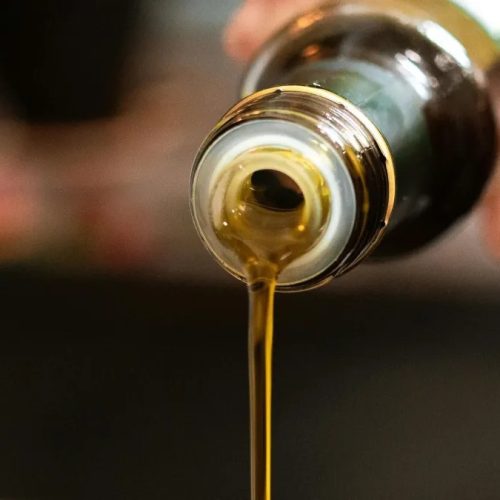 Quatro marcas de azeite de oliva são suspensas por fraude no Brasil