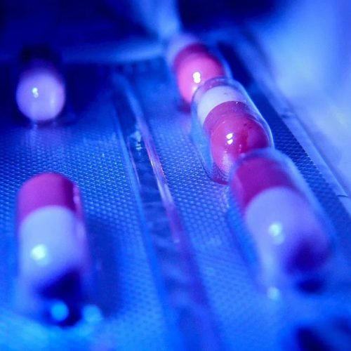 Omeprazol causa demência? O que os estudos mostram até agora