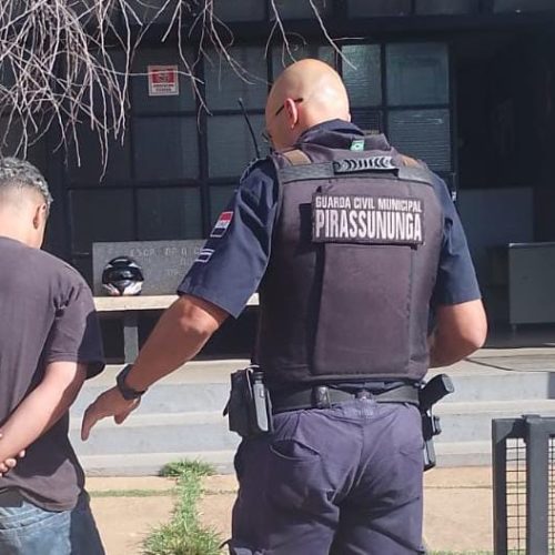 GCM apreende adolescente com arma de fogo