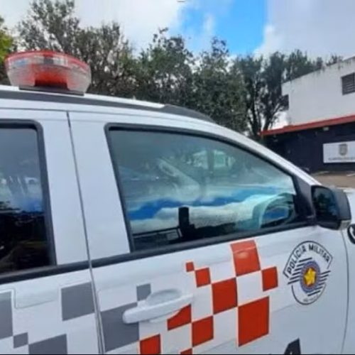 Criminosos usam óleo para arrastar cofre e furtam dinheiro e joias em São Carlos