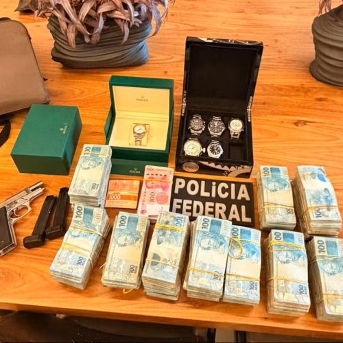 Ex-auditor da Receita Federal é alvo de operação por suspeita de favorecer empresários