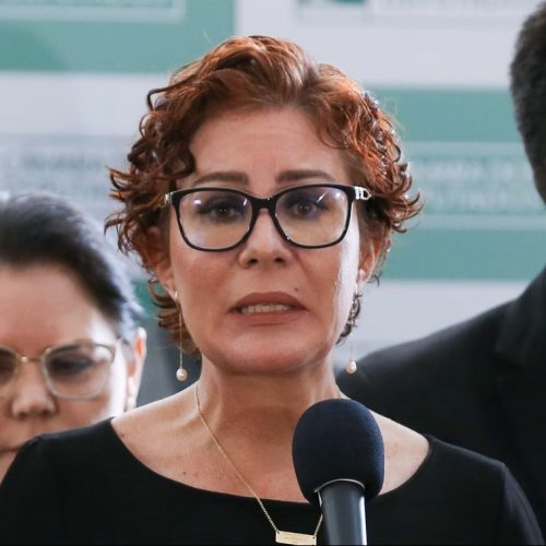 Justiça italiana rejeita pedido de Carla Zambelli e mantém prisão cautelar em Roma