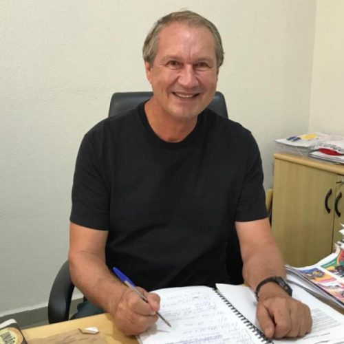 Ex-prefeito tem bens bloqueados por suspeita de fraude em licitação de máscaras e luvas