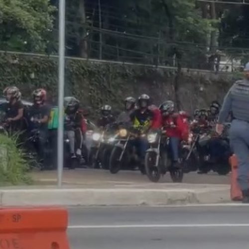 Motoboys protestam contra o Governo do estado de SP por exigência de curso para trabalhar