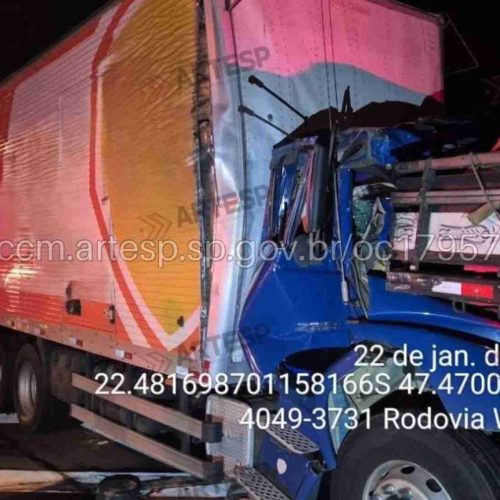 Engavetamento entre três caminhões deixa um morto na Rodovia Washington Luís (SP-310)