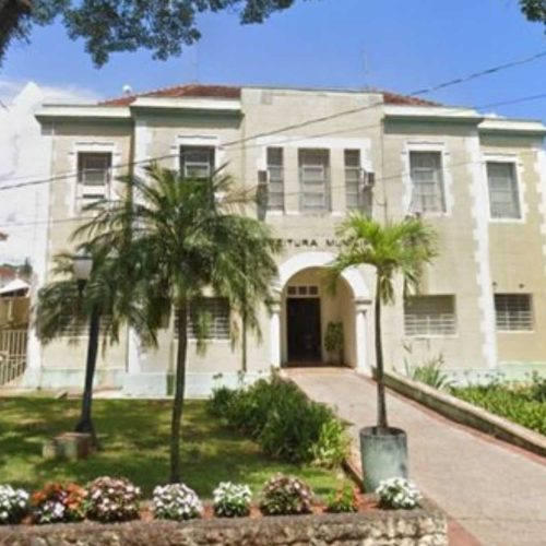Operação Cortina de Fumaça da Polícia Civil mira suspeita de corrupção em licitações e obras da Prefeitura de Cajuru (SP)