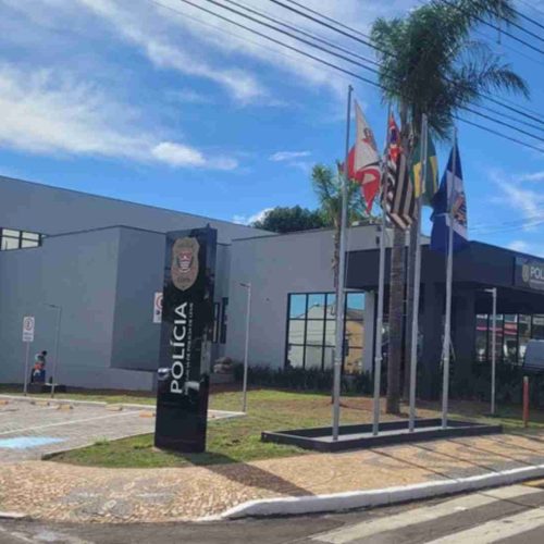 Dois bandidos morrem após roubo de veículo e tentativa de fuga em Leme (SP)