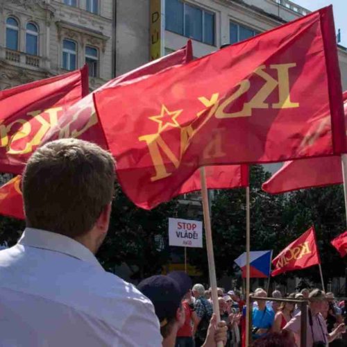 Trinta e cinco anos após a Revolução de Veludo, República Tcheca equipara comunismo ao nazismo por lei