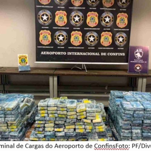 PF e Receita Federal apreendem mais de uma tonelada de Cocaína no Aeroporto de Confins