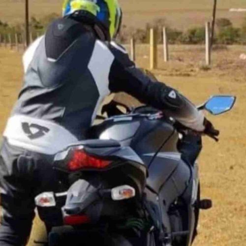 Jovem morreu após cair de moto e bater defensa metálica no km 177 da Anhanguera neste sábado (30/08)