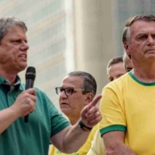 Tarcísio de Freitas classifica prisão domiciliar de Bolsonaro como “absurdo” e afirma que tentativa de golpe é “fake news”