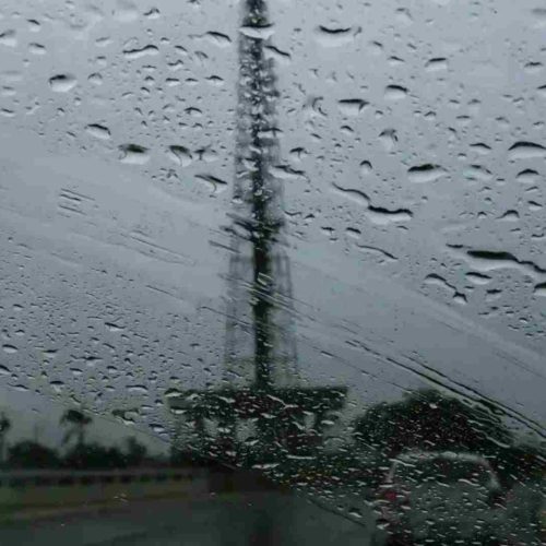 Calor e pancadas de chuva atingem o Estado de SP neste domingo
