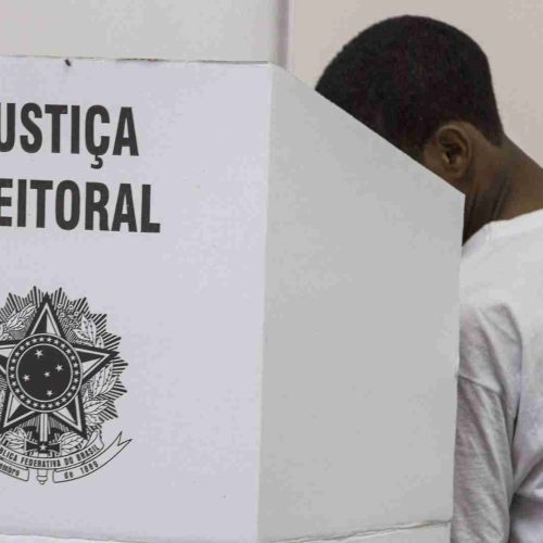 Governador de SP defende proibição de voto para presos, ignorando realidade sobre o assunto