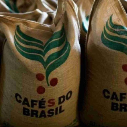 Burlando tarifaço de Trump, Colômbia revende café brasileiro aos EUA em meio a explosão da demanda