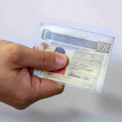 Estudante de Tatuí, interior de SP, é o primeiro brasileiro aprovado no novo modelo teórico da CNH