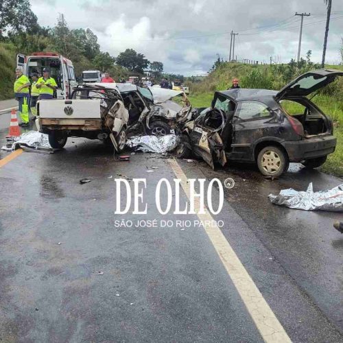 Três pessoas morrem em grave acidente no km 268 da Rodovia SP-344, na tarde desta sexta-feira (19/12)