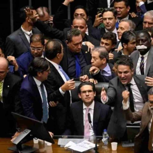 Pacto no Centrão: PP e União Brasil entram na defesa por anistia a condenados de 8 de janeiro