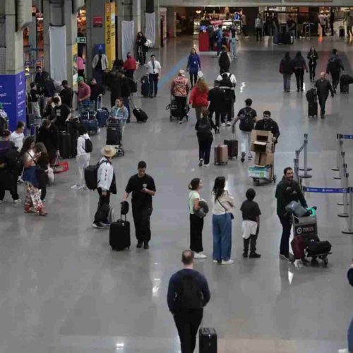 Brasil bate recorde histórico com 9 milhões de turistas estrangeiros em 2025