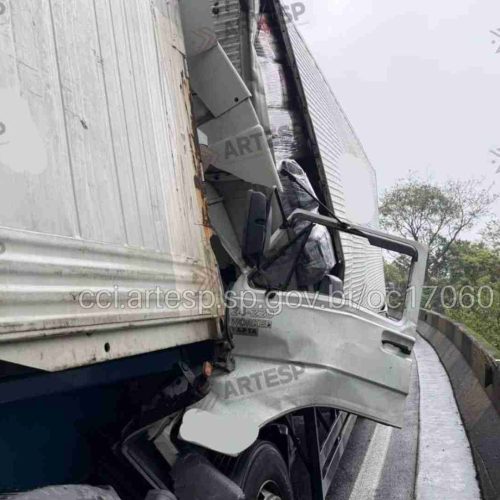 Uma vítima morre e duas ficam feridas em grave engavetamento envolvendo três veículos de carga