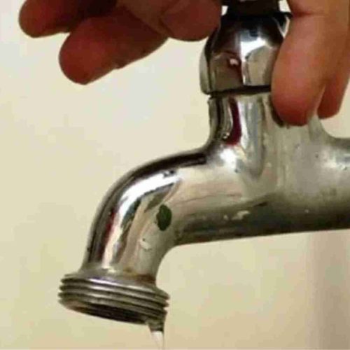 Sabesp promove a escassez seletiva: periferia paga o preço da falta de água na Grande São Paulo