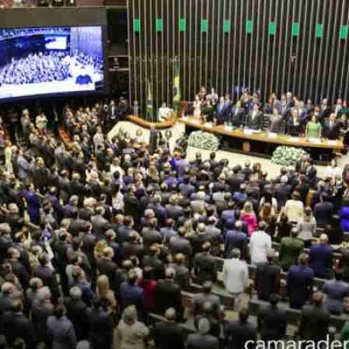 Crescimento das emendas impositivas aprofuda o clientelismo, produz baixa eficiência e reduz a transparência