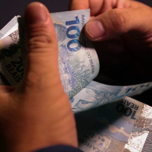 Black Friday e 13º salário: varejo prevê impulso, mas especialistas alertam para os riscos