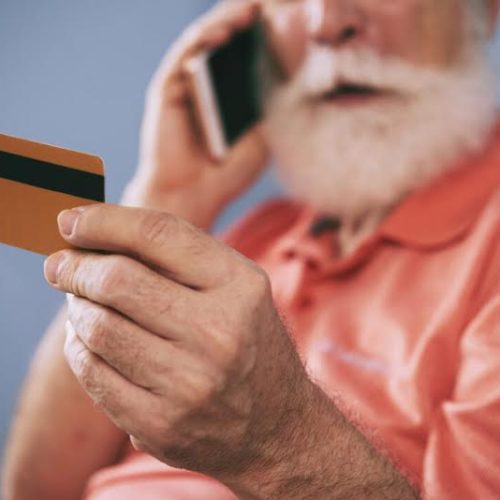 Fraudes em série contra aposentados: esquema nacional drena até 25% dos benefícios sem autorização