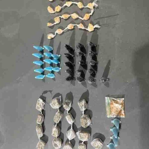 Polícia Militar de Porto Ferreira prende em flagrante mulher pelo tráfico de droga no Jardim Anézia