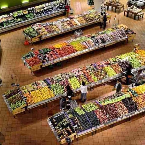 Economia & Negócios: 71% dos brasileiros mudaram seus hábitos de compra em um ano, aponta APAS