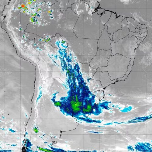 Ciclone chega ao Sul e frio avança pelo Brasil