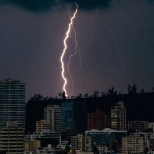 Chuva intensa coloca cinco estados em alerta para temporais neste fim de semana