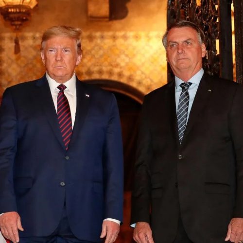 Trump acusa Brasil de “execução política” contra Bolsonaro e critica relação comercial