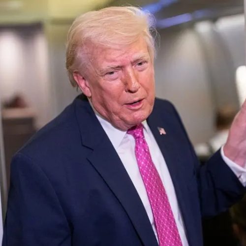 Trump avalia tomar ilha estratégica do Irã enquanto negociações avançam