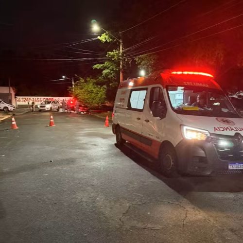 Homem é encontrado morto com marcas de facadas